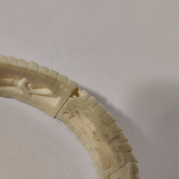 Vintage Carved Bone Bracelet and Earrings - Picture 8 of 15